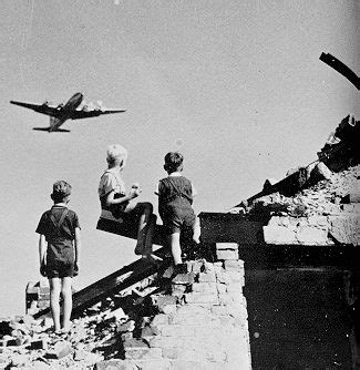 El puente aéreo de Berlín El Siglo