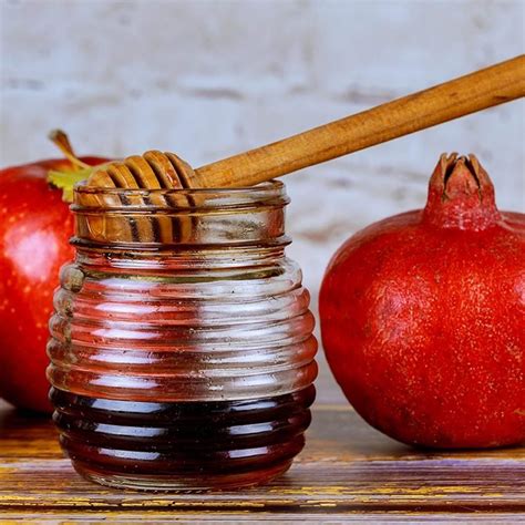 Your Guide To Symbolic Rosh Hashanah Food