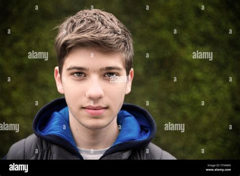 Portrait De Garçon Adolescent Banque De Photographies Et Dimages à