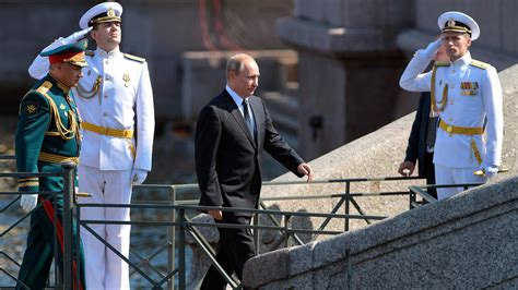 How did the Russian military salute appear? - Russia Beyond