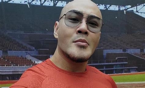 Deddy Corbuzier Tolak Tantangan Tanding Tinju Dengan Vicky Prasetyo