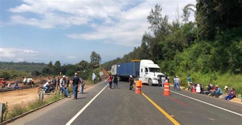 Comuneros en Michoacán bloquean y paralizan obras de ampliación en