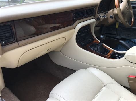 Jaguar XJR Interior - Bridge Classic Cars : Bridge Classic Cars