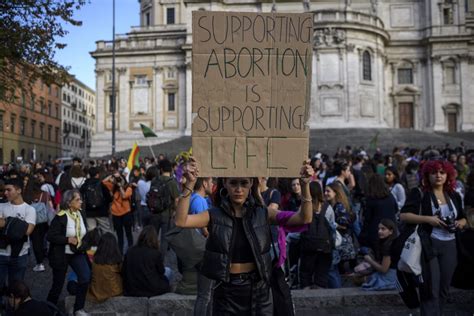 Perch Si Parla Della Legge Sull Aborto E Come Viene Applicata