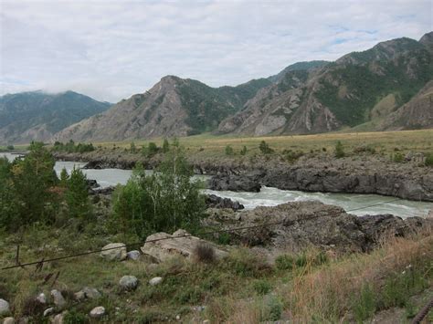 Катунь | commons.wikimedia.org/wiki/File:View_on_Katun_River… | Flickr