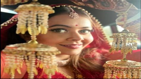 Devoleena Bridal Look लाल जोड़ा गले में मंगलसूत्र और मांग में सिंदूर