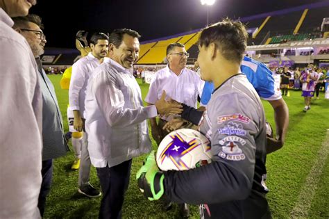 Refrenda Joaqu N D Az Mena Su Compromiso Con El Deporte Yucatan Ahora