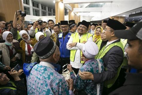 Ridwan Kamil Sampaikan Harapan Usai Berangkatkan Calon Haji Dari