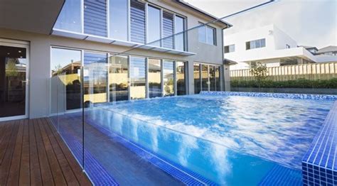 20 Stunning Glass Swimming Pool Designs