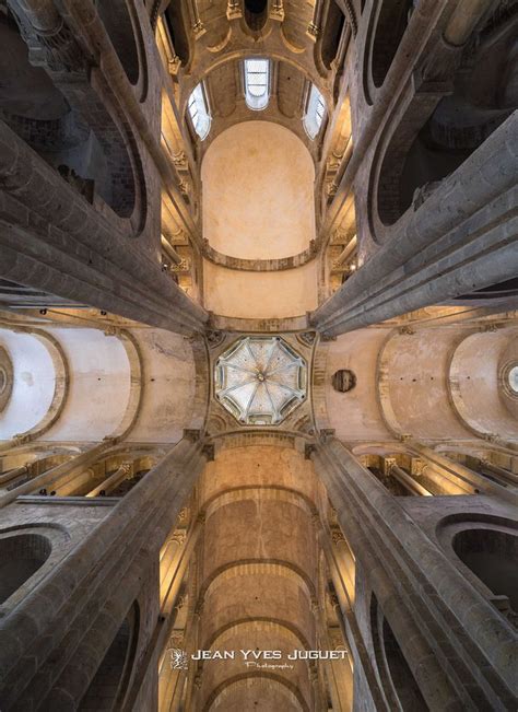 Croisée du transept de l Église Abbatiale Sainte Foy de Conques