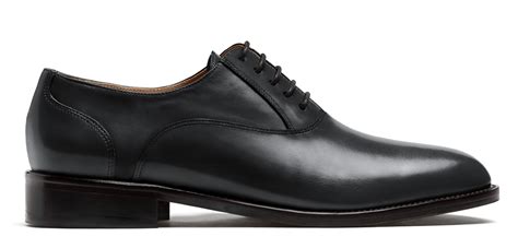 Oxford shoes in black leather