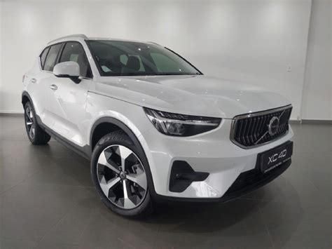 New Volvo XC40 B4 Plus Bright Geartronic Mild-Hybrid for sale in ...