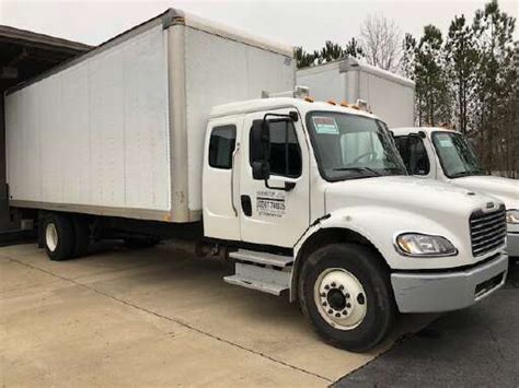 Extended Cab Medium Duty Box Truck Straight Trucks For Sale