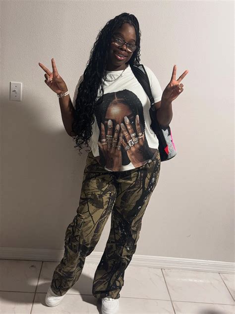 Neecie Eliacin (@neecieeliacin) • Instagram photos and videos