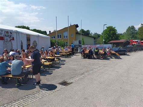 Sonntagsgottesdienst und Frühschoppen im Feuerwehrhaus 2023 FF