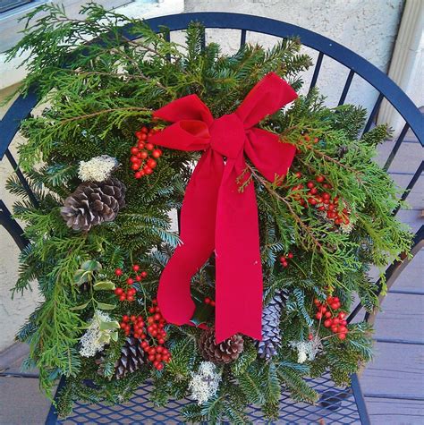 Haus and Home: Outdoor Wreaths Made With Backyard Goodies