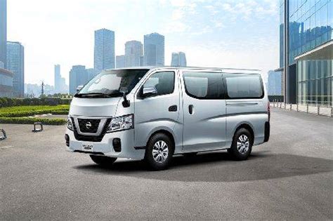 2022 Nissan 12 Passenger Van