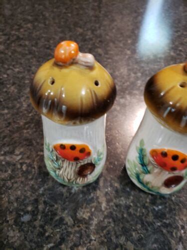 Vintage Sears Roebuck Merry Mushroom Salt Pepper Shaker Set