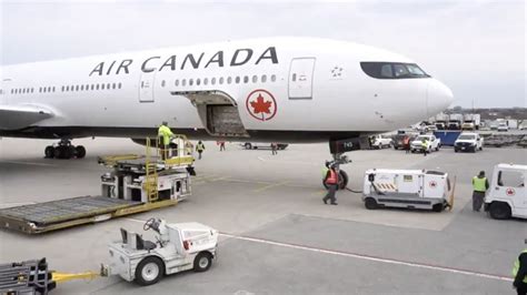 Vancouver Airport Emergency Landing What Happened At Yvr Richmond News