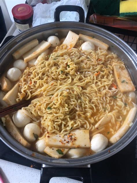 Korean Ramen with rice cakes, fishballs, fish cake & cheese : r/FoodPorn