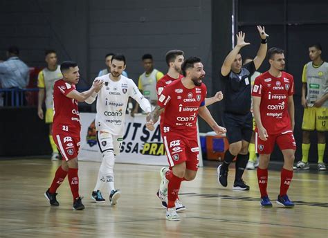 Resenha CM Notícias Regionais Campo Mourão Futsal vence o Praia