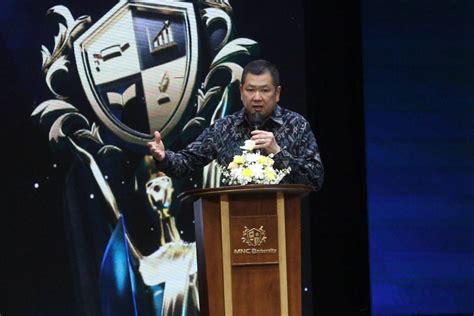 Foto Hadiri Wisuda Mnc University Hary Tanoe Ingatkan Pentingnya Soft