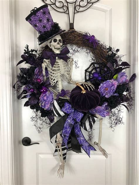 30 Creative DIY Halloween Wreath Design For The Thriller Night Diy