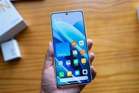 Trên tay Redmi Note 13 Pro 5G Thiết kế bóng bẩy tuyệt đẹp