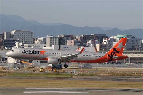 ジェットスター・ジャパン Airbus A321neo Ja26lr 福岡空港 航空フォト By ショウさん 撮影2022年10月29日