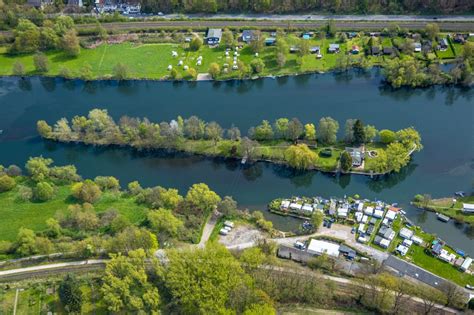 Witten Aus Der Vogelperspektive Campingplatz Mit Wohnwagen Und Zelten