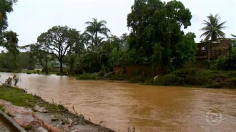 Chuvas causam estragos no Espírito Santo e deixam mais de 3 mil pessoas