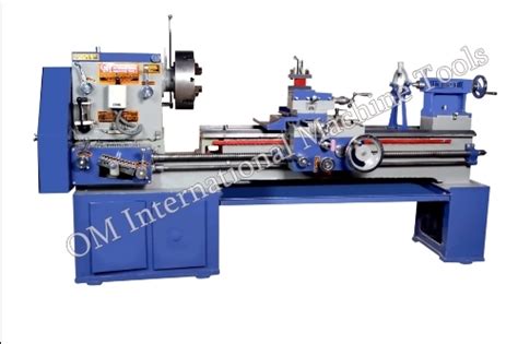 OM Brand Medium Duty Lathe Machine 8 Feet Exporter Manufacturer