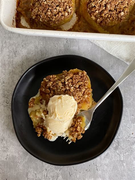 Baked Apples With Oatmeal Crumble Something Nutritious