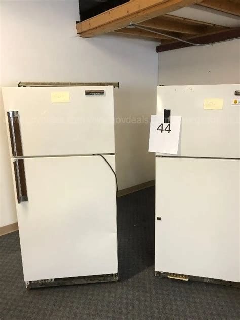 Lot Of 2 Hotpoint Refrigerators Govdeals