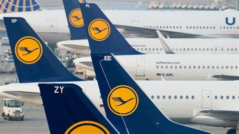 Lufthansa Cancels 1000 Flights As Pilots Strike Bites