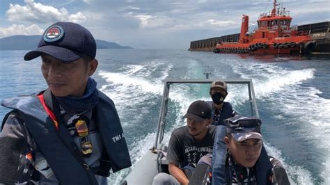 TNI AL Tangkap 3 Kapal Yang Angkut Nikel Di Perairan Kendari Kumparan