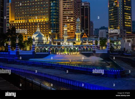 Masjid Jamek (Jamek Mosque) at night, Kuala Lumpur, Malaysia Stock ...