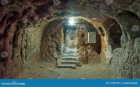 Ciudad Subterr Nea Derinkuyu En Capadocia Turqu A Imagen De Archivo