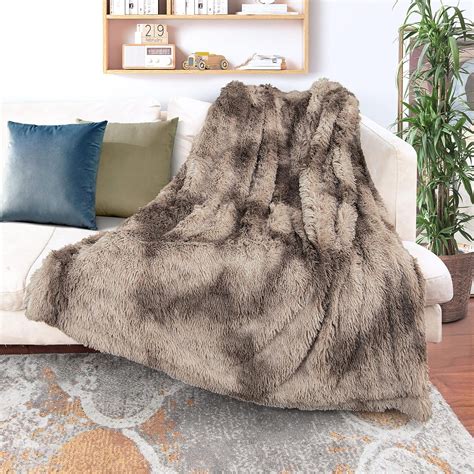 Amazon Tuddrom Decorative Extra Soft Faux Fur Blanket Twin Size