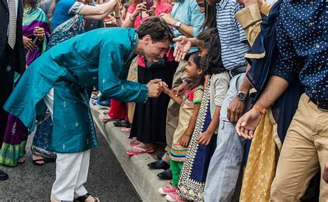 Justin Trudeau dons kurta, performs puja at BAPS Shri Swaminarayan ...