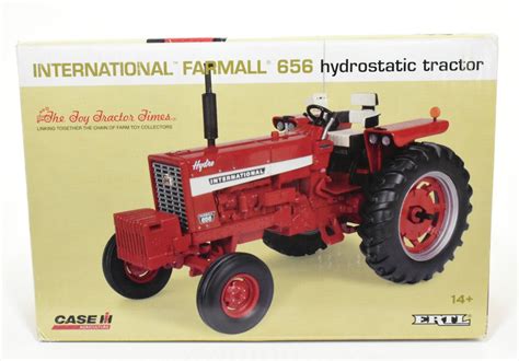 116 International Harvester Farmall 656 Hydro Tractor Toy Tractor