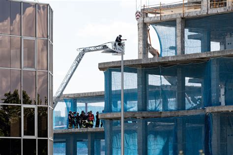 Dos Trabajadores Muertos Al Derrumbarse El Forjado De Un Edificio En