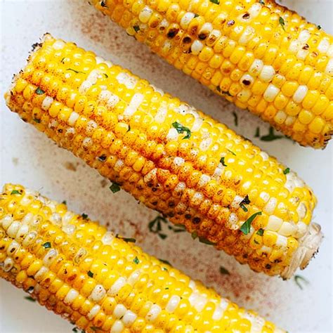 Garlic Butter Grilled Corn (Quick and Easy Recipe!) - Rasa Malaysia