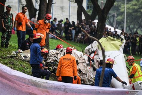 Kesaksian Warga Yang Melihat Kecelakaan Pesawat Pk Ifp Di Tangsel