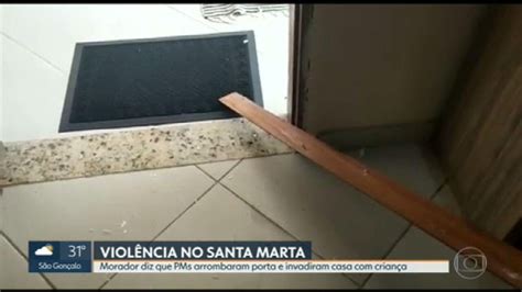 Morador diz que policiais invadiram sua casa durante ação na comunidade