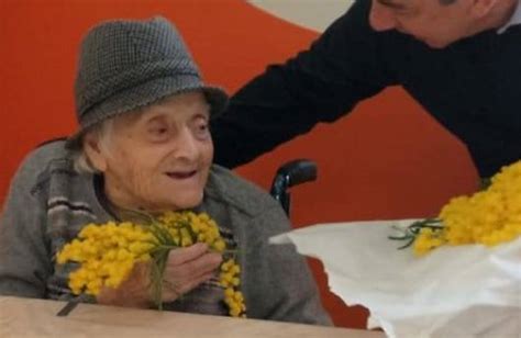 A Anni Sconfigge Il Covid Amelia La Nonna D Italia Inizia Una