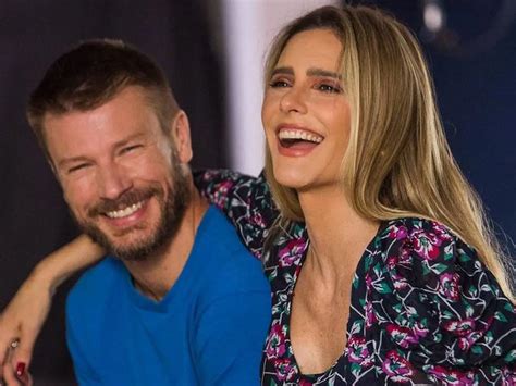 Rodrigo Hilbert E Fernanda Lima Posam Em Clima De Romance Na Web