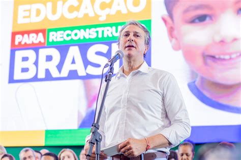 Camilo Santana Anuncia Reajuste De 16 No Repasse Para O Transporte