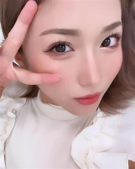 安藤京香さんのインスタグラム写真 安藤京香instagram「 何も載せるものもネタもないねん今日 写真と全く関係ないこと書こうと思ってんけどさ なんも思いつかんねんやん 毎日投稿し