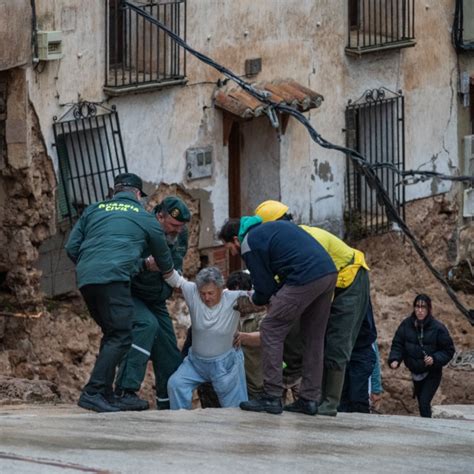 La Dana Si Abbatte Su Valencia In Ore La Pioggia Di Un Anno Almeno